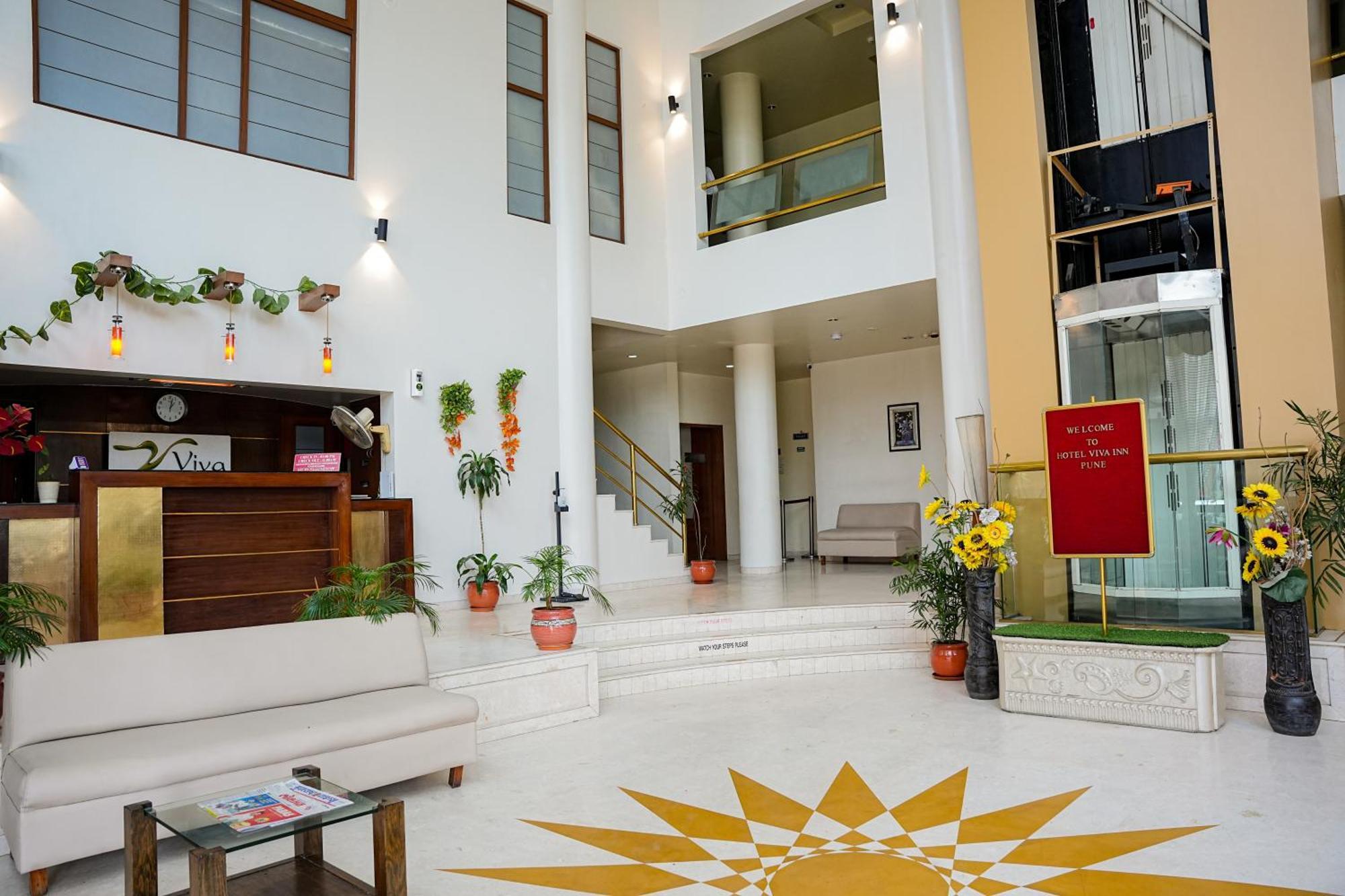 Hotel Viva Inn Yerandwane 외부 사진