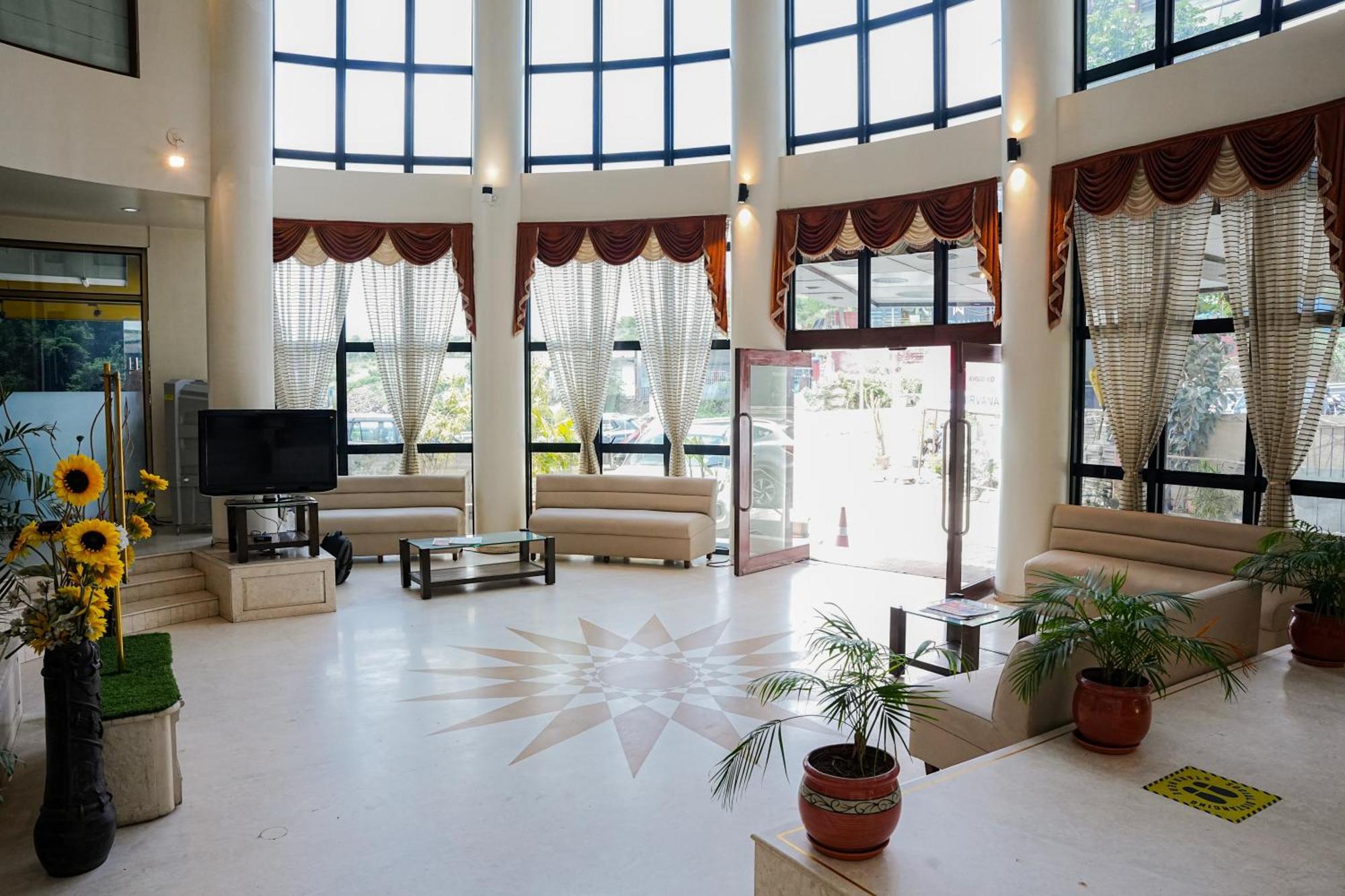 Hotel Viva Inn Yerandwane 외부 사진